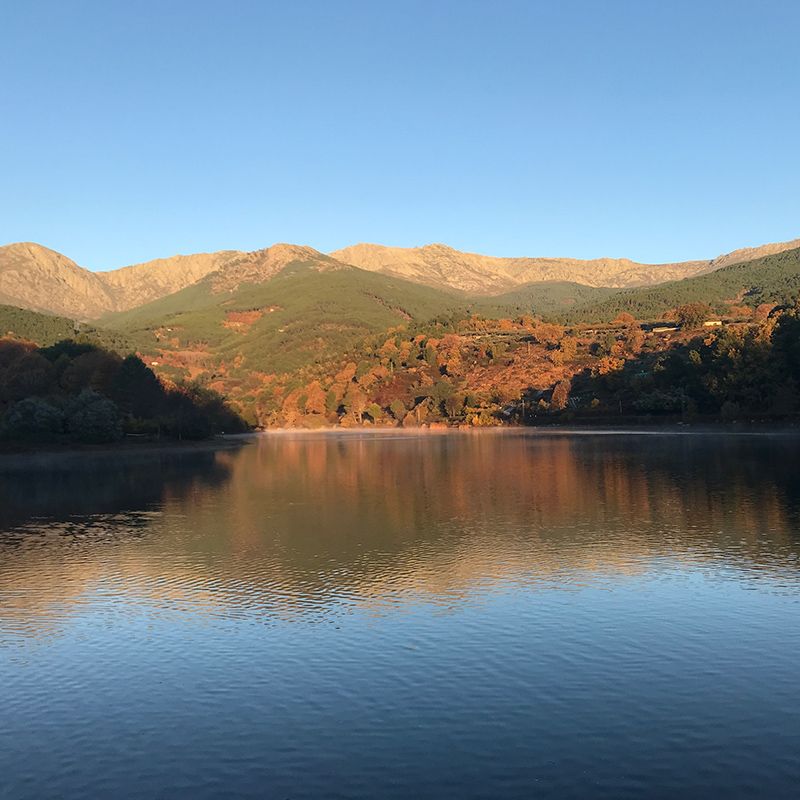 pantano_arenas_de _san_pedro_sierra_gredos_nayana_yoga